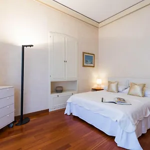 https://villa-eugenia-luxury-flat-with-parking-space.hotelitalianriviera.com